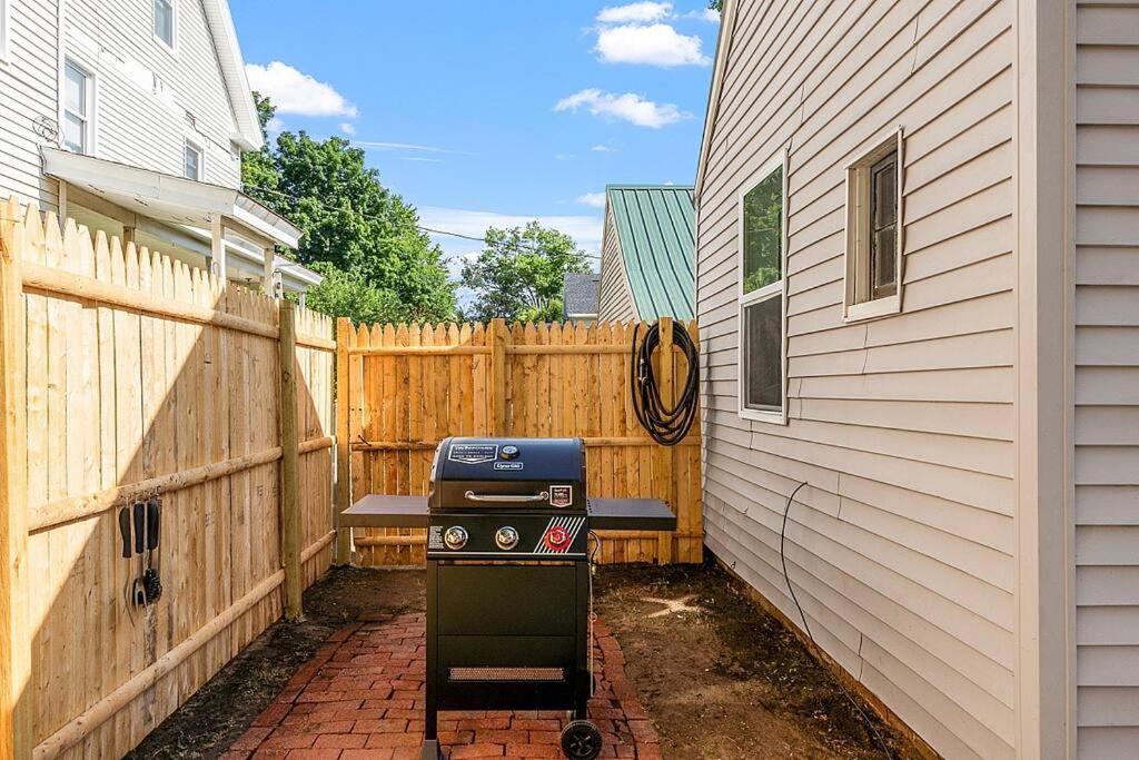 New!! Lovely Unit W/ Private Hot Tub And Patio! Laconia Exterior photo